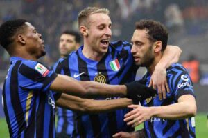 Dumfries, Frattesi e Calhanoglu con l'Inter
