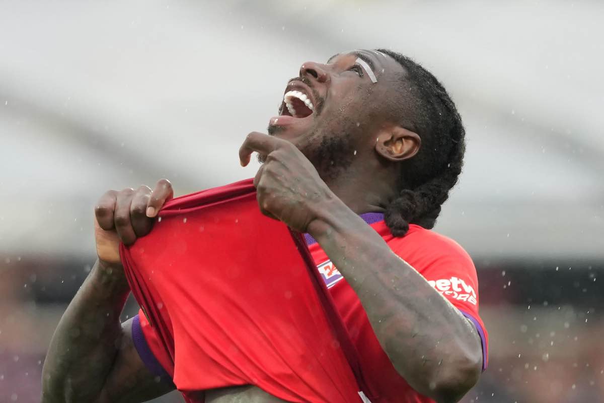 Moise Kean con la maglia della Fiorentina