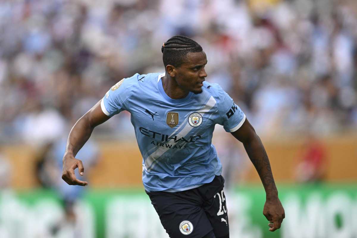 Akanji in azione col Manchester City